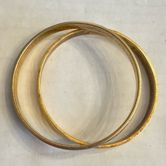 Vintage J Crew Gold Tone Blue & Yellow Enamel Bangle Bracelets 8.5” Lot of 2 - Picture 5 of 13